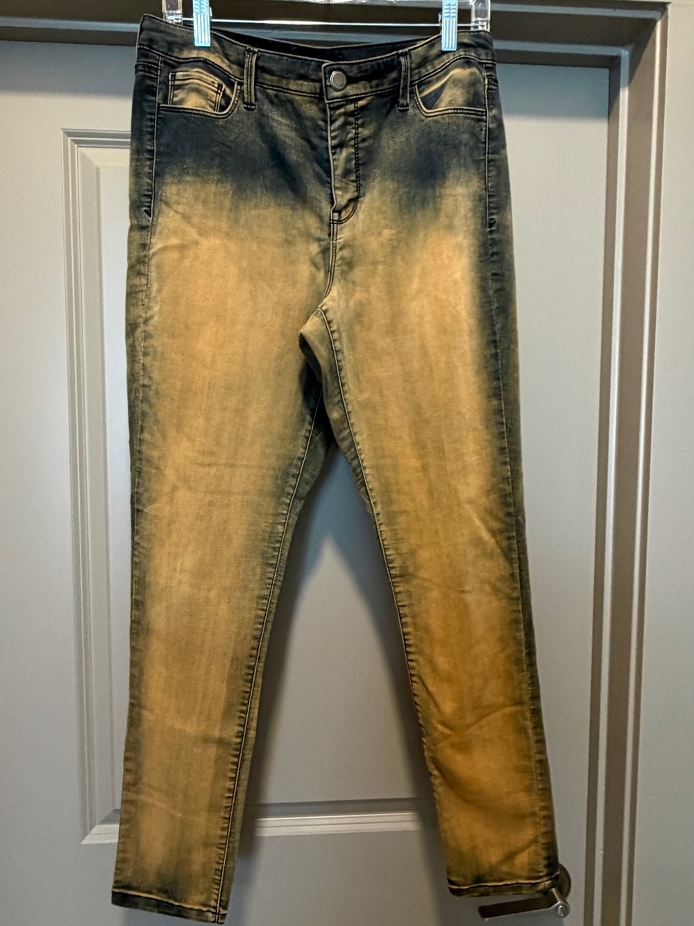 Bandolino Women’s Ombré Mud-wash Jeggings Black and Tan
